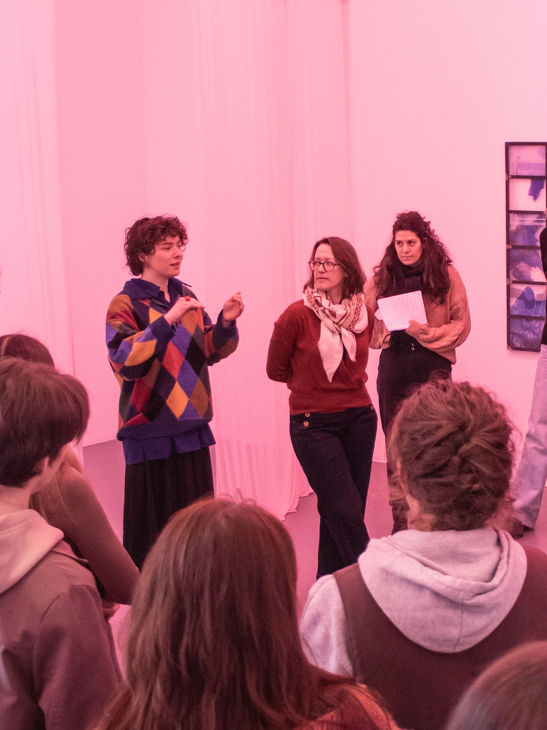 Médiation avec les DSAA du lycée Bréquigny | Mediation with the DSAA design students of Bréquigny High School | © Photo - Noé Péan 2025 | La Criée